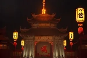 老屋里的钟剧集封面，停在四点十七分的座钟